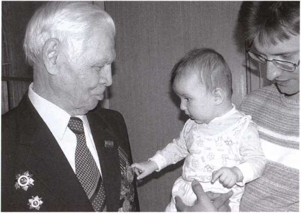 Выжить и вернуться. Одиссея советского военнопленного. 1941-1945 - i_027.jpg