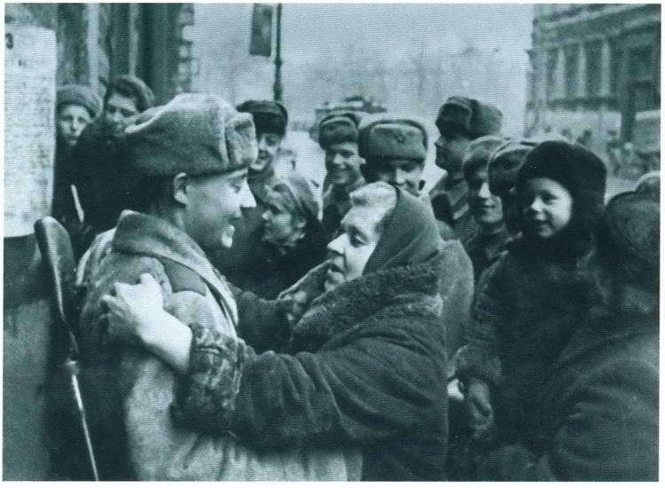 Повседневная жизнь блокадного Ленинграда - i_067.jpg