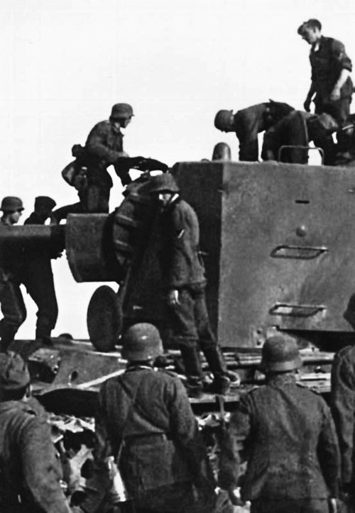 Иной 1941. От границы до Ленинграда - i_006.jpg