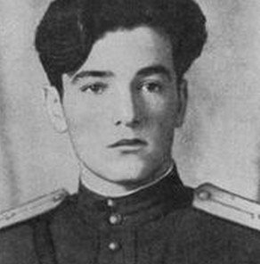 Советские поэты, павшие на Великой Отечественной войне - i_030.jpg