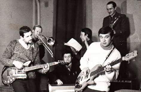 Популярная музыка в Ленинграде – Петербурге. 1965–2005. Том 1 - i_019.jpg