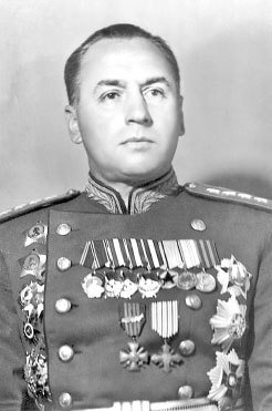 Петербург – столица русской гвардии. История гвардейских подразделений. Структура войск. Боевые действия. Выдающиеся личности - _21.jpg
