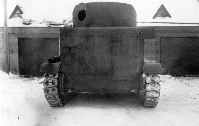 Маневренные танки СССР Т-12, Т-24, ТГ, Д-4 и др. - i_077.jpg
