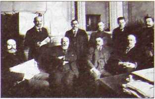 Исторические хроники с Николаем Сванидзе. Книга 1. 1913-1933 - i_059.jpg
