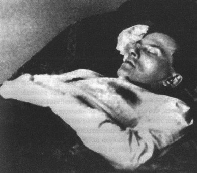 Тринадцатый апостол. Маяковский: Трагедия-буфф в шести действиях - i_003.jpg