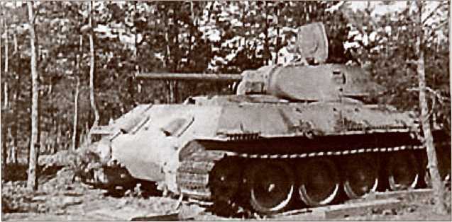 Первые Т-34<br />(Боевое применение) - i_099.jpg