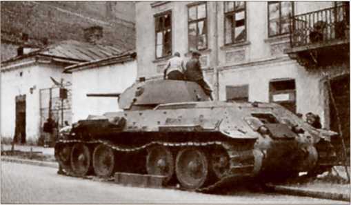 Первые Т-34<br />(Боевое применение) - i_105.jpg