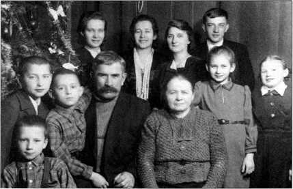 Министр сталинских строек<br />(10 лет во главе МВД) - i_021.jpg