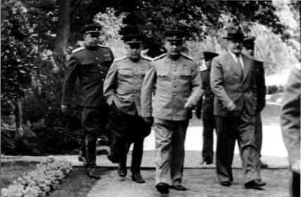 Министр сталинских строек<br />(10 лет во главе МВД) - i_025.jpg