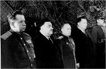 Министр сталинских строек<br />(10 лет во главе МВД) - i_064.jpg