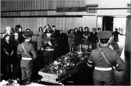 Министр сталинских строек<br />(10 лет во главе МВД) - i_075.jpg